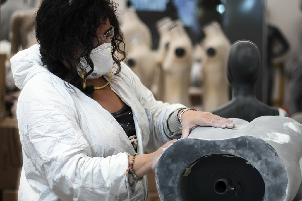 Vaciado de resina en el molde